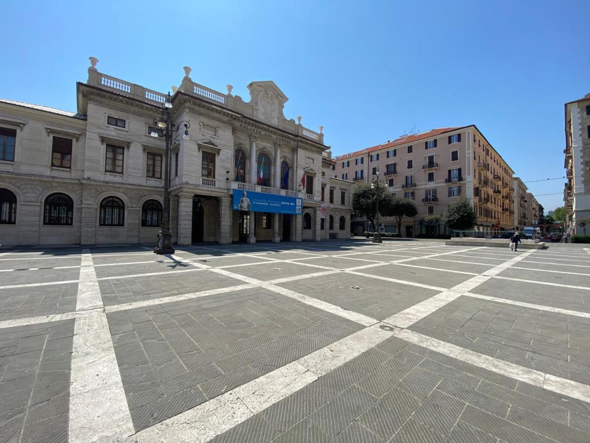 Mondo Vacanze Apartamento Savona Exterior foto